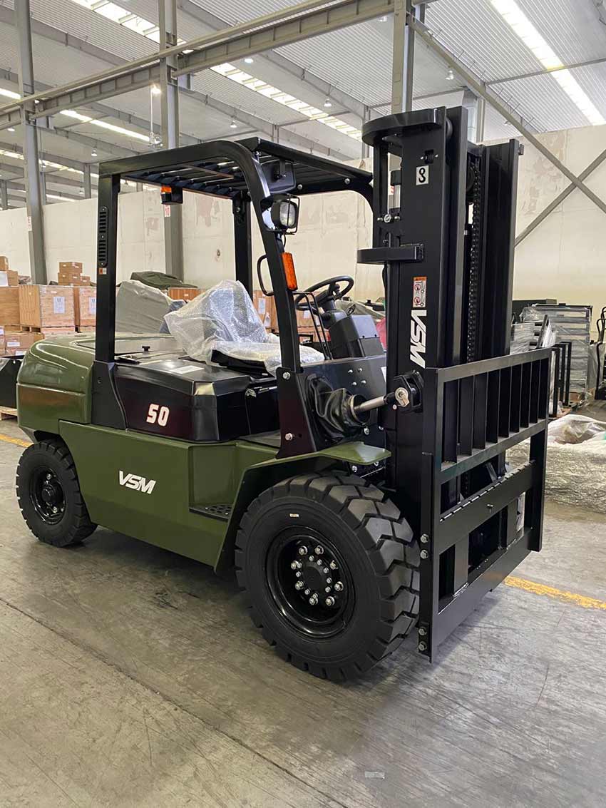 VSM Diesel Forklift For Nepalese Army (1)